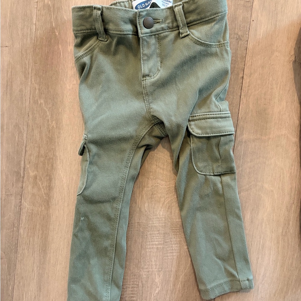 Old Navy Olive Cargo Pants
